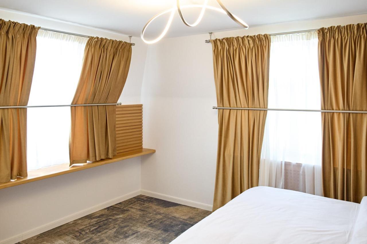 Hotel Eden Ръмнику Сарат Екстериор снимка
