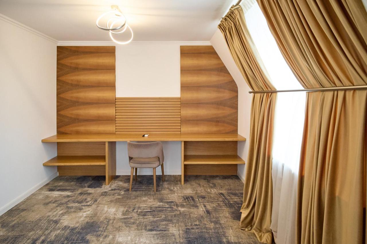 Hotel Eden Ръмнику Сарат Екстериор снимка