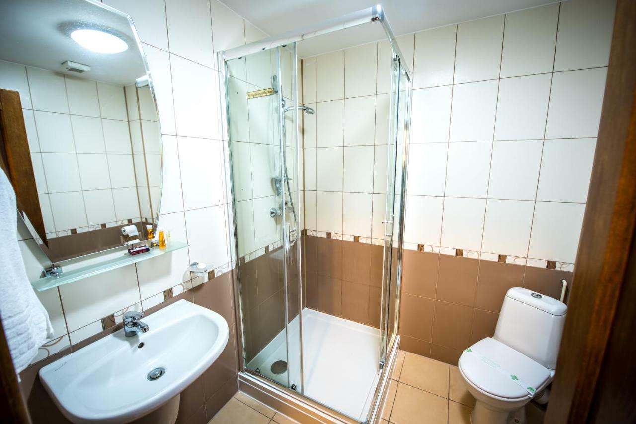 Hotel Eden Ръмнику Сарат Екстериор снимка